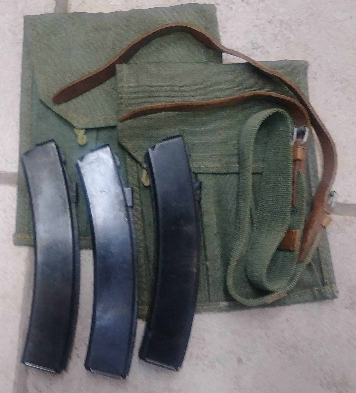 PPS 43 2 MAGAZINE POUCHS , 3 MAGS & SLING PPS-43C - Click Image to Close